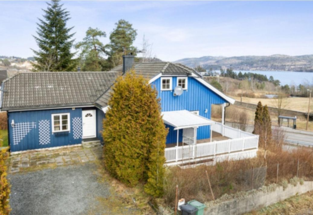 Отель Blue House Brevik Порсгрунн Экстерьер фото